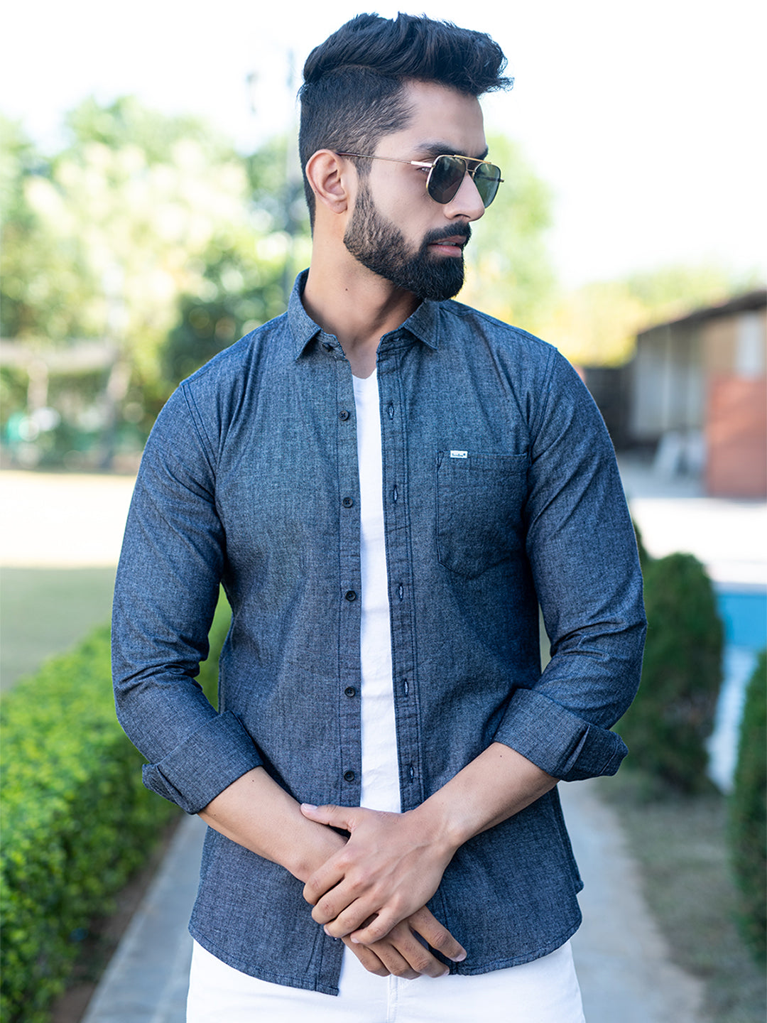 Light Blue Denim Shirt with Navy Crew-neck T-shirt Warm Weather Outfits For  Men In Their 30s (5 ideas & outfits) | Lookastic